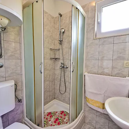 Dajak-1 By Interhome *