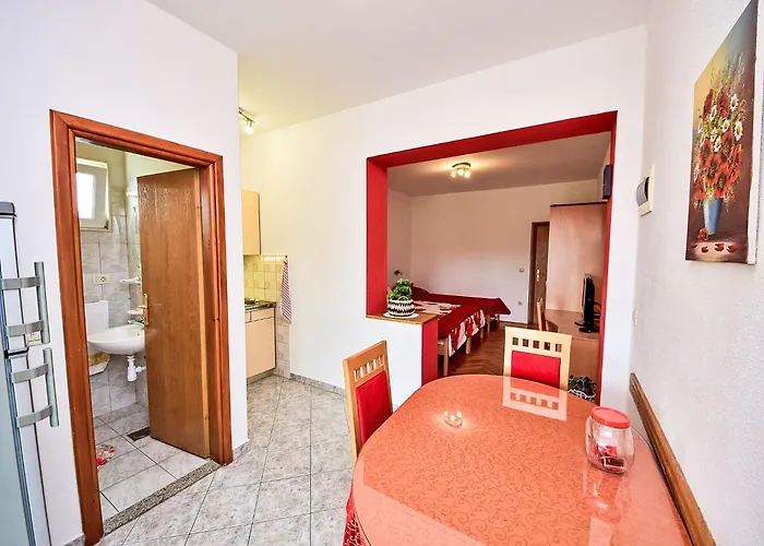 Dajak-1 By Interhome * Omiš