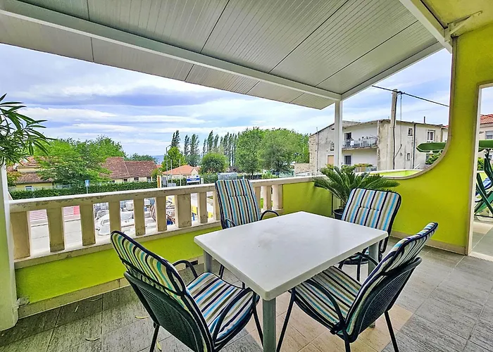 Dajak-1 By Interhome Apartmán